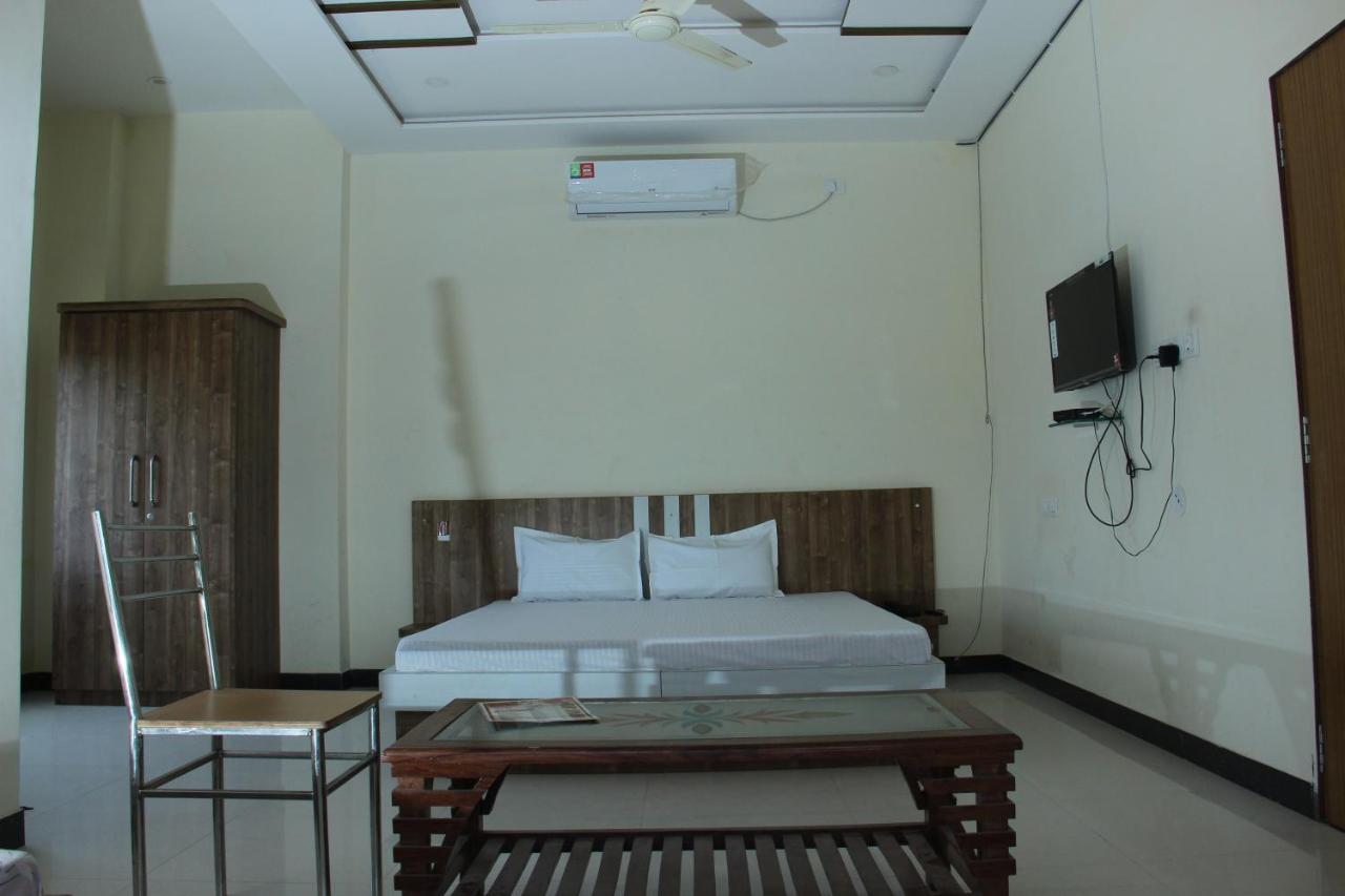 Hotel O Athitya Resort Sikar エクステリア 写真