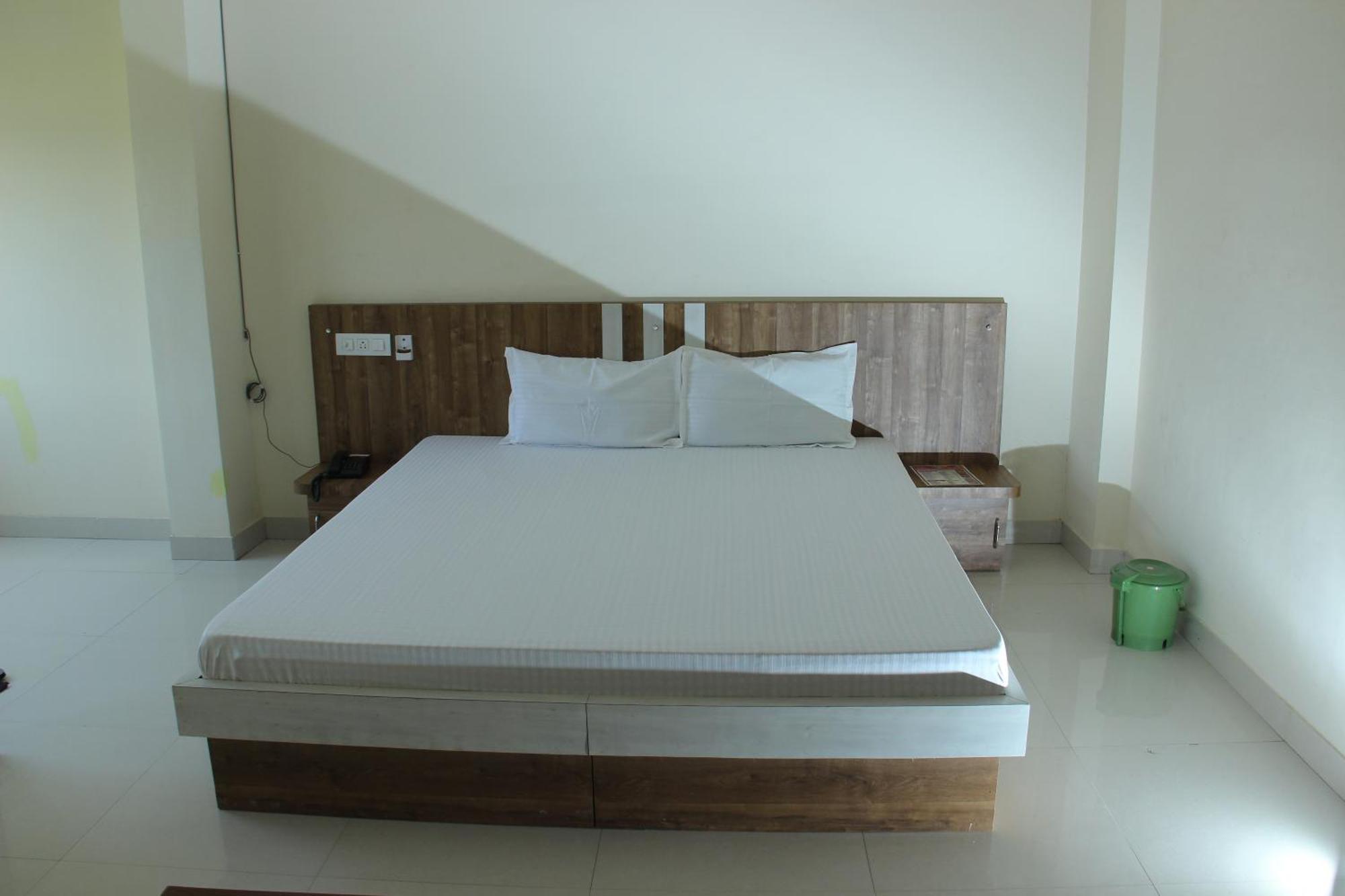 Hotel O Athitya Resort Sikar エクステリア 写真